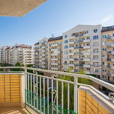 Ursus By Renters *