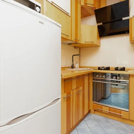 Ursus By Renters *